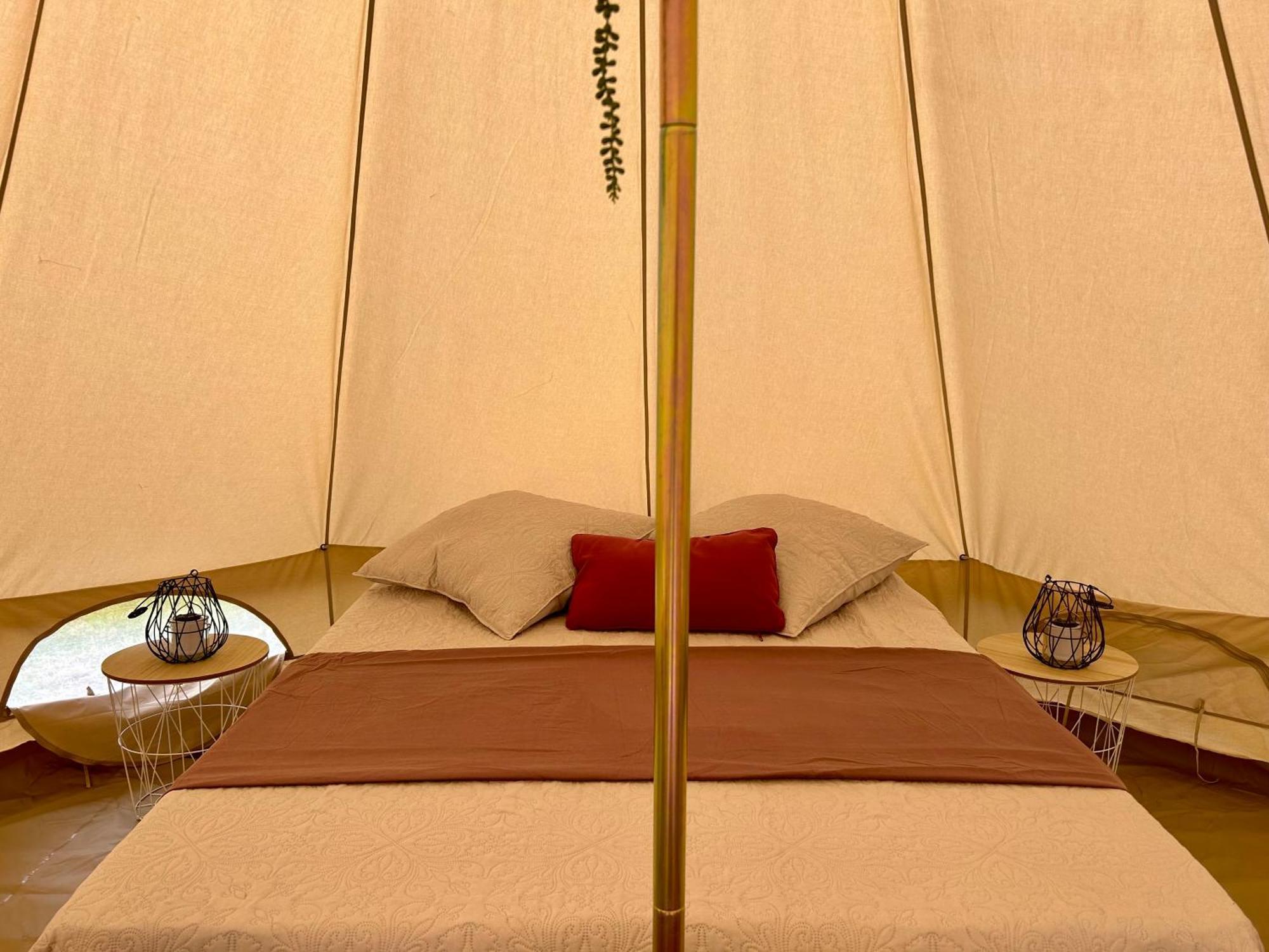 Chambre Au Jardin Tente De Charme Eguzon-Chantome Dış mekan fotoğraf