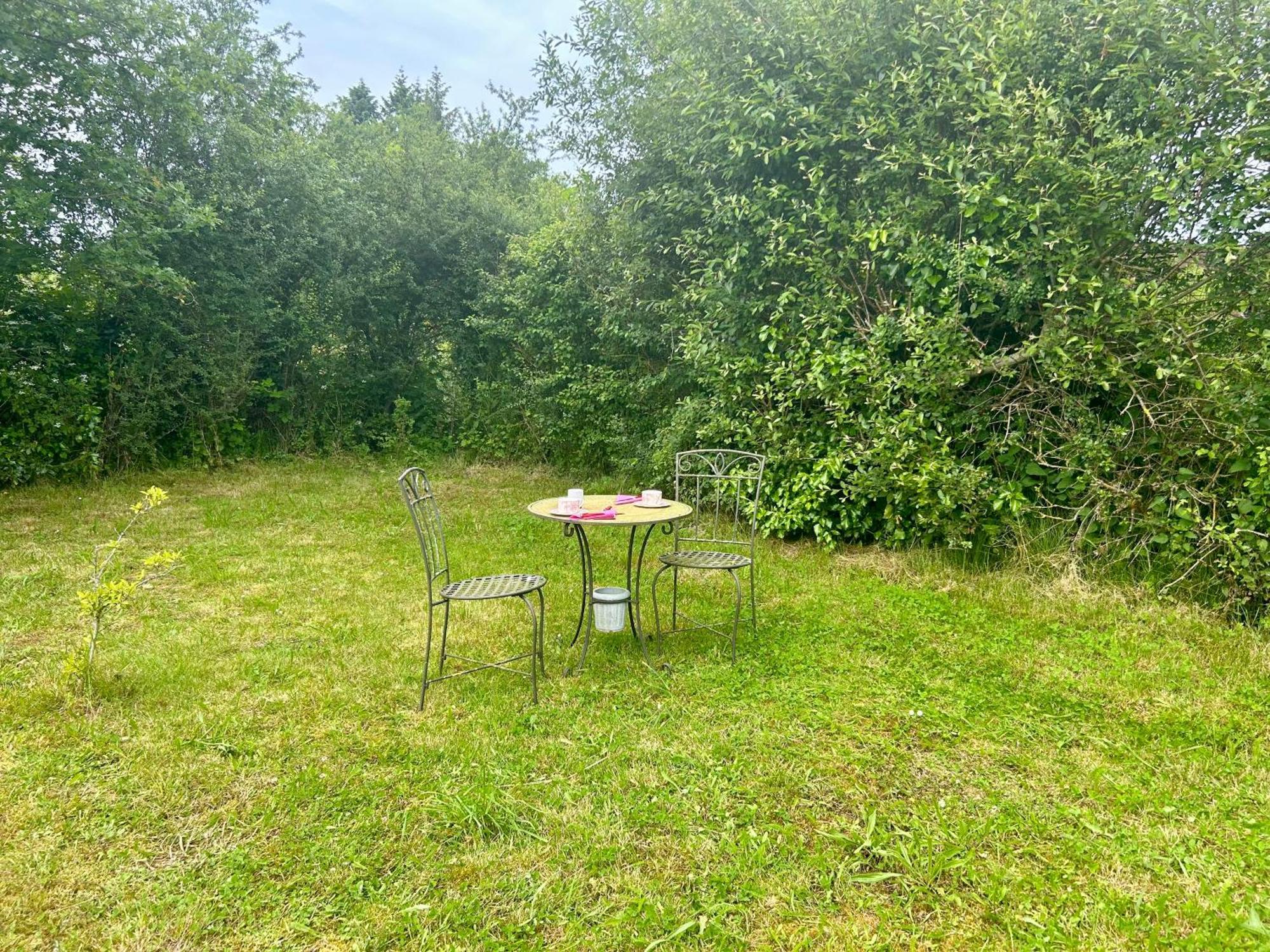 Chambre Au Jardin Tente De Charme Eguzon-Chantome Dış mekan fotoğraf